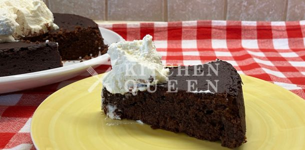 Κέικ γεμιστό με σοκολάτα