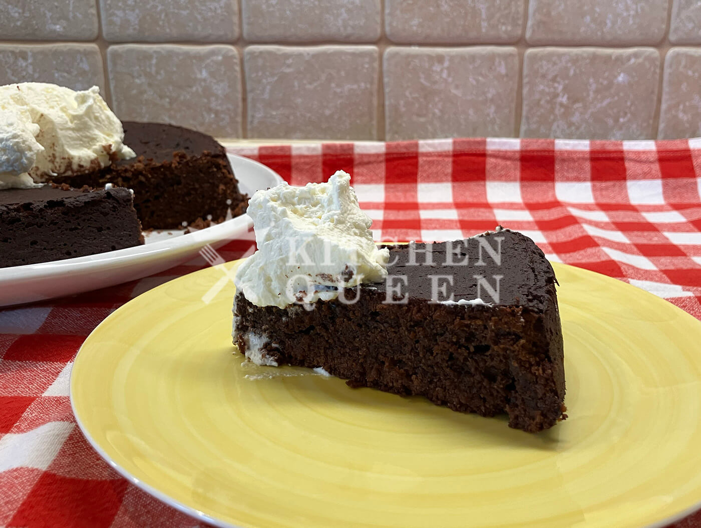 Κέικ γεμιστό με σοκολάτα