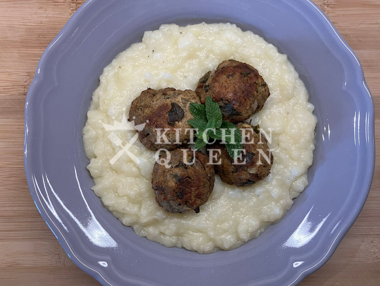 Κεφτεδάκια αφράτα με μυρωδικά