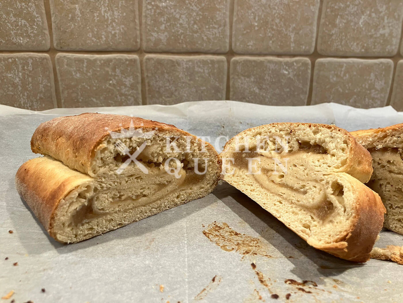 Ρολό ψωμιού με μαρμελάδα βερίκοκο