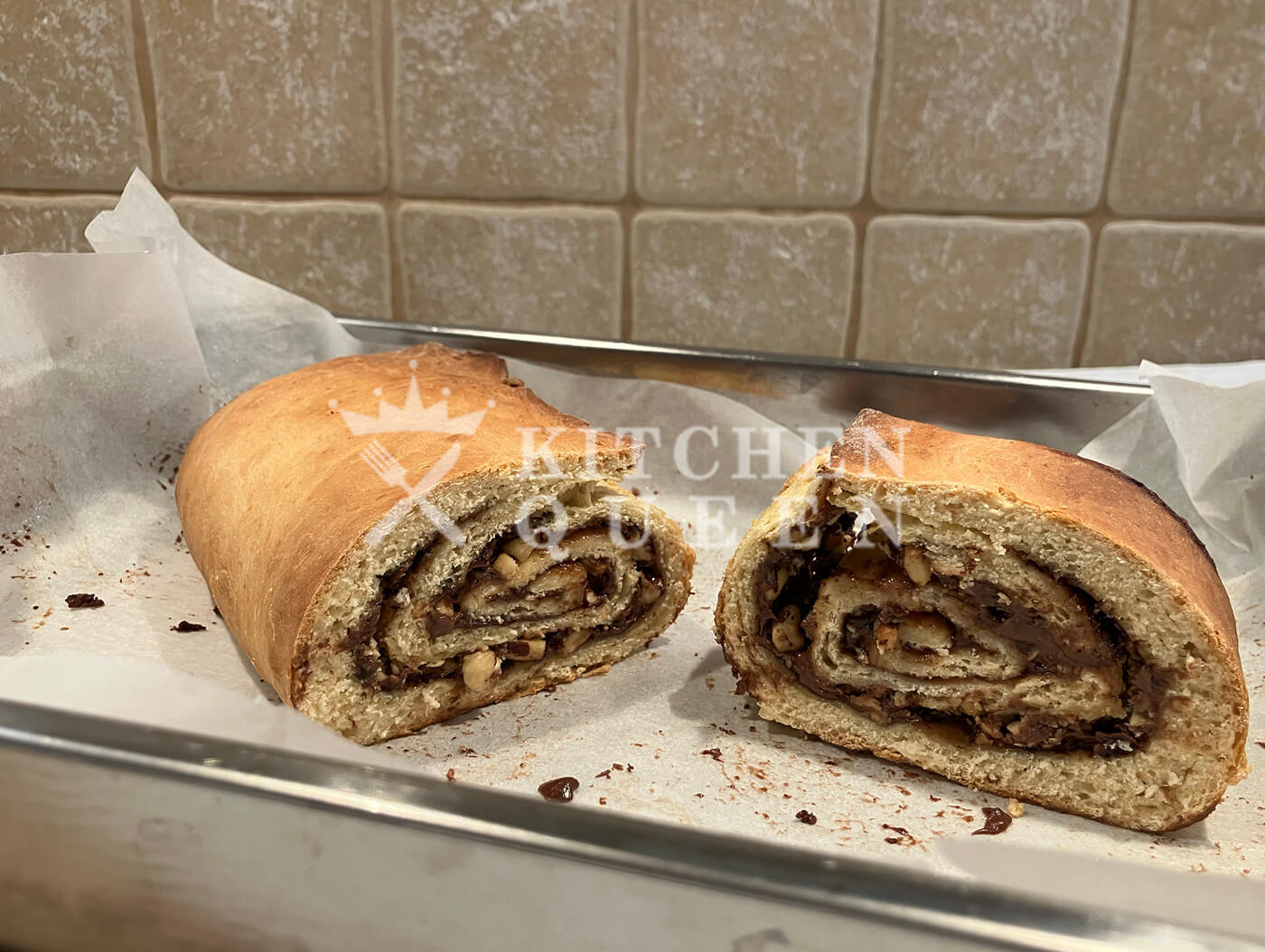 Ρολό ψωμιού με πραλίνα σοκολάτας και φουντούκια